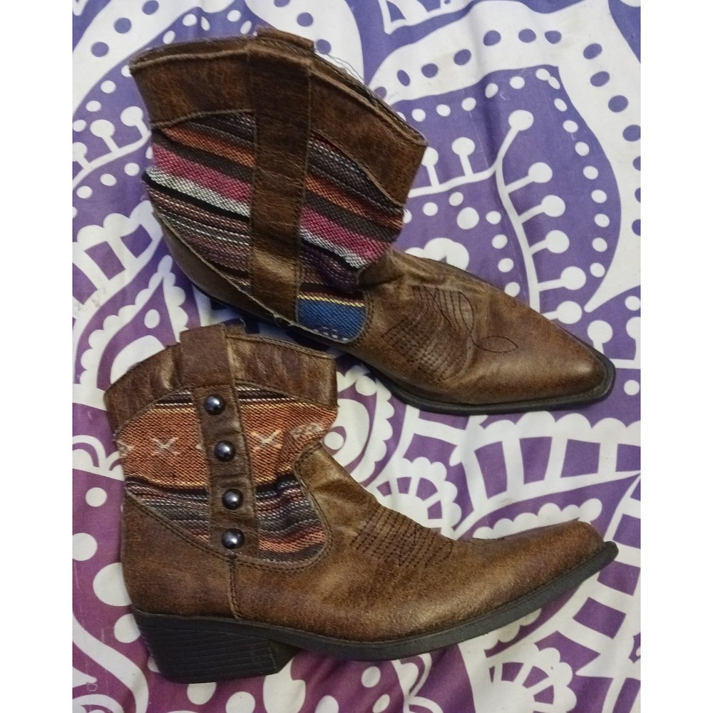 Madden Girl Women's Slaterr Western Aztec Boots, Size 6.5